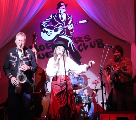 Wee Sara and the Texans